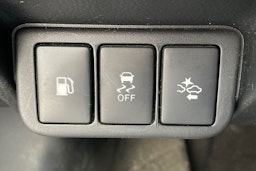 harmaa Toyota Avensis 2018 kuva 19.