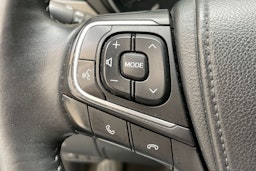 harmaa Toyota Avensis 2018 kuva 20.