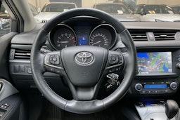 harmaa Toyota Avensis 2018 kuva 24.