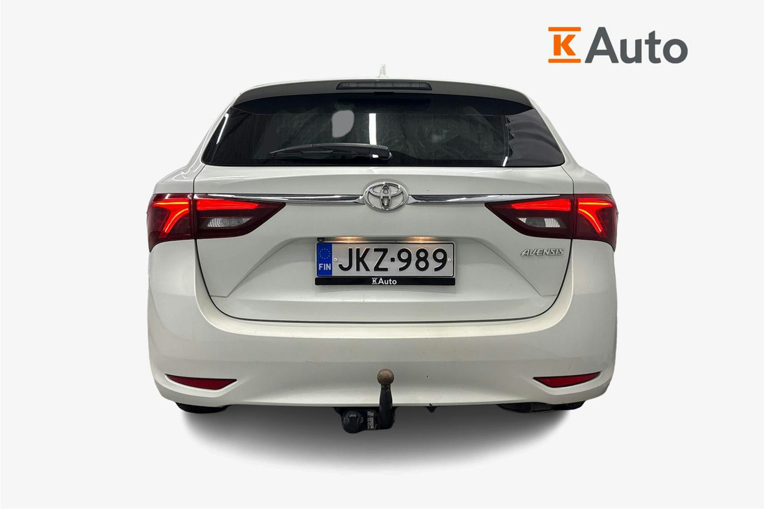 valkoinen Toyota Avensis 2018 kuva 3.