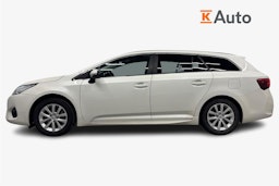 valkoinen Toyota Avensis 2018 kuva 6.
