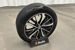 valkoinen Toyota Avensis 2018 kuva 14.