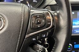 valkoinen Toyota Avensis 2018 kuva 22.