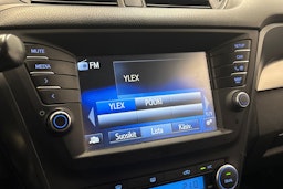 valkoinen Toyota Avensis 2018 kuva 24.