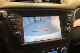 valkoinen Toyota Avensis 2018 kuva 25.