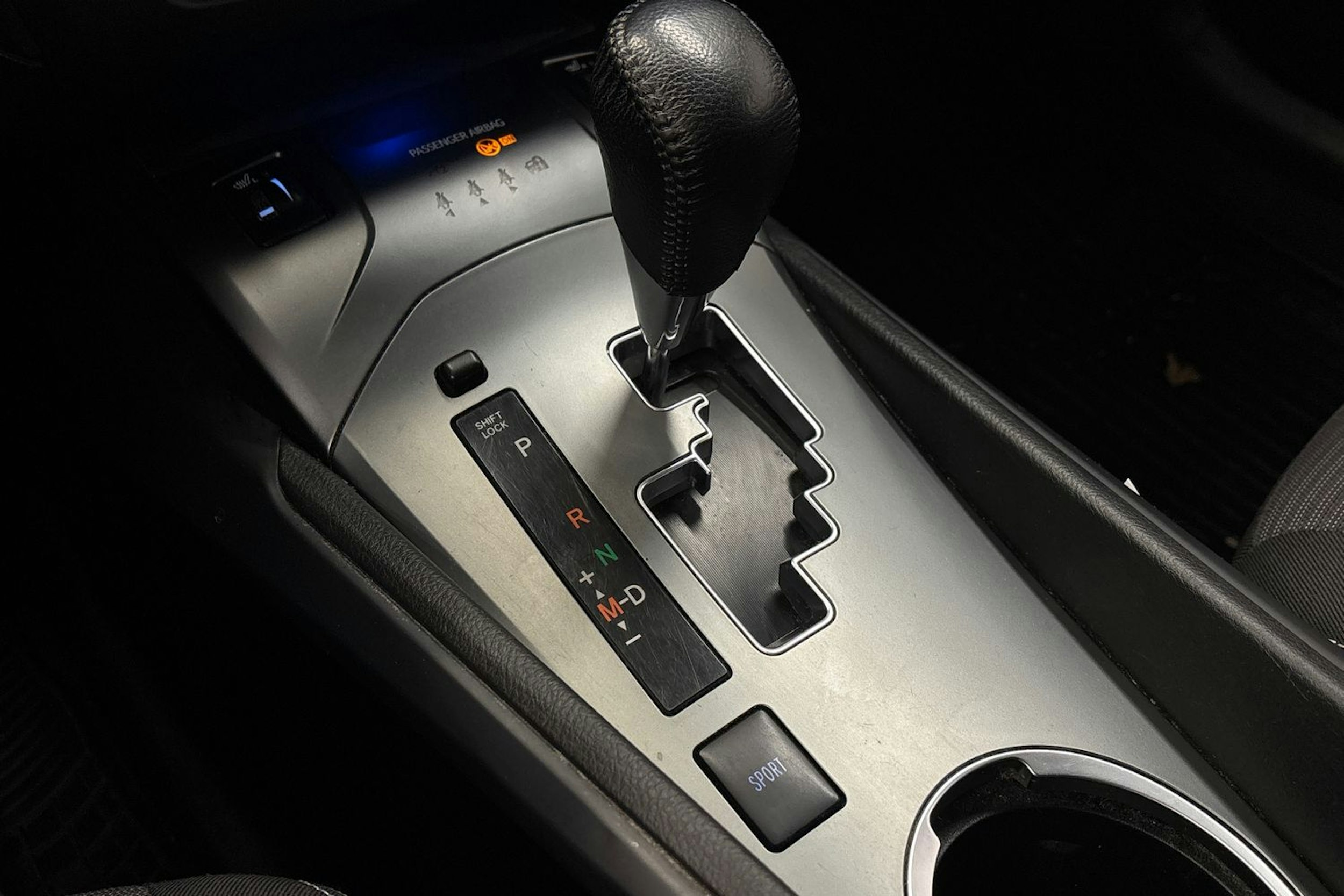 valkoinen Toyota Avensis 2018 kuva 27.