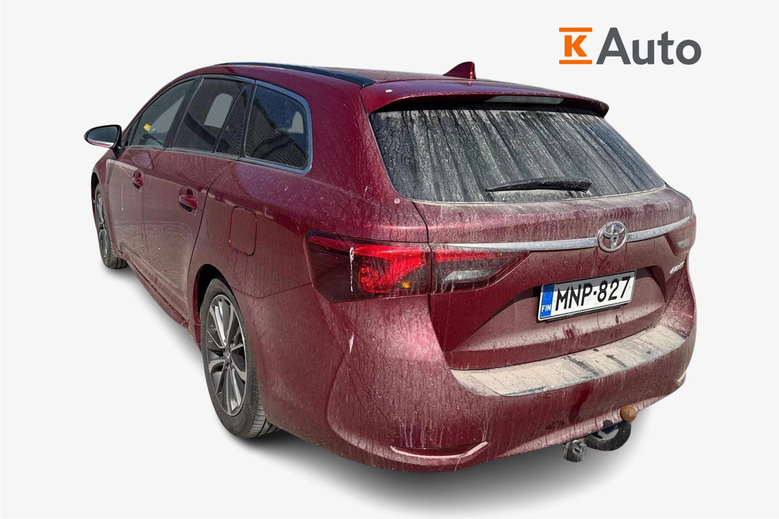 punainen Toyota Avensis 2018 kuva 2.