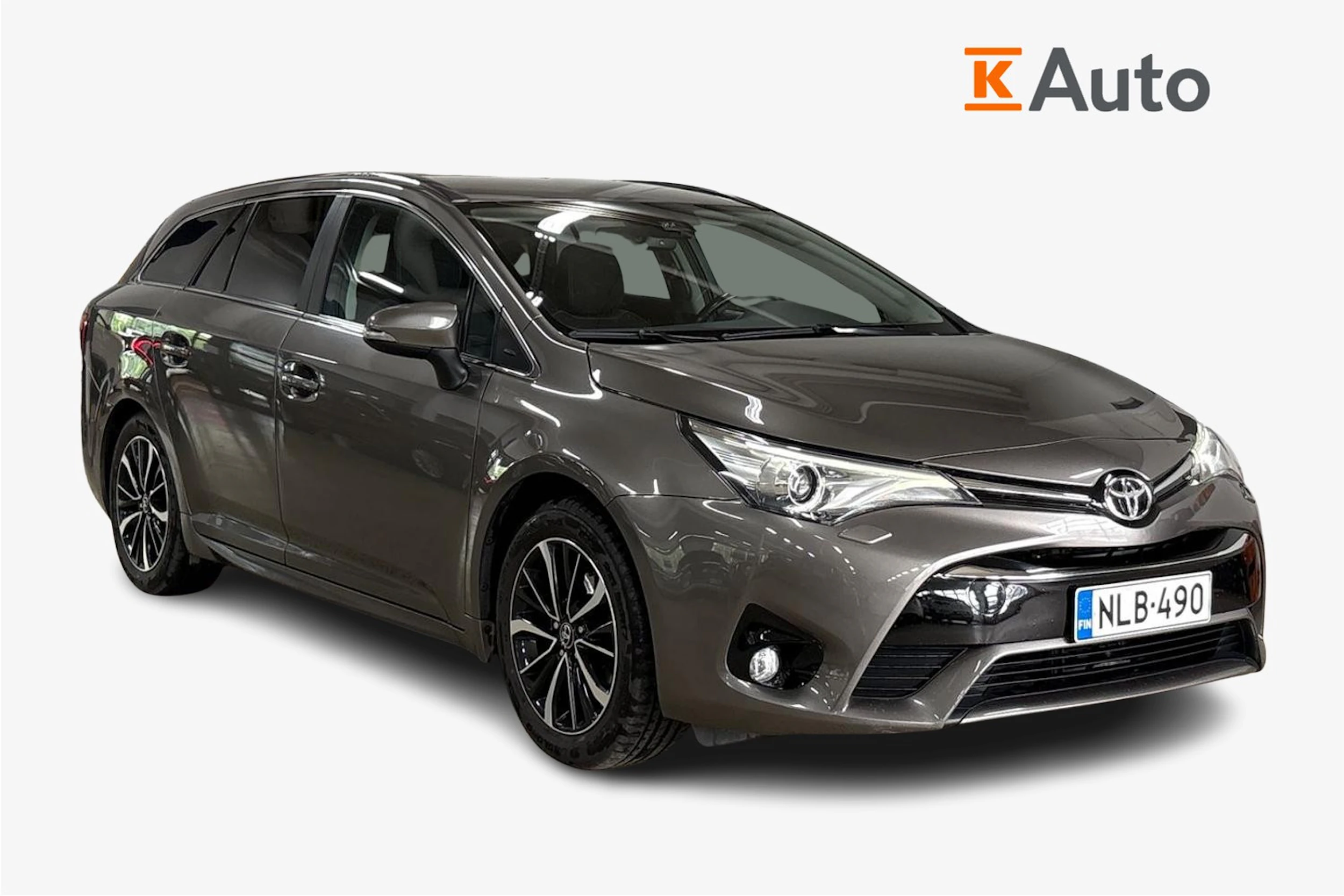 Harmaa Toyota AVENSIS 2018 kuva 1.
