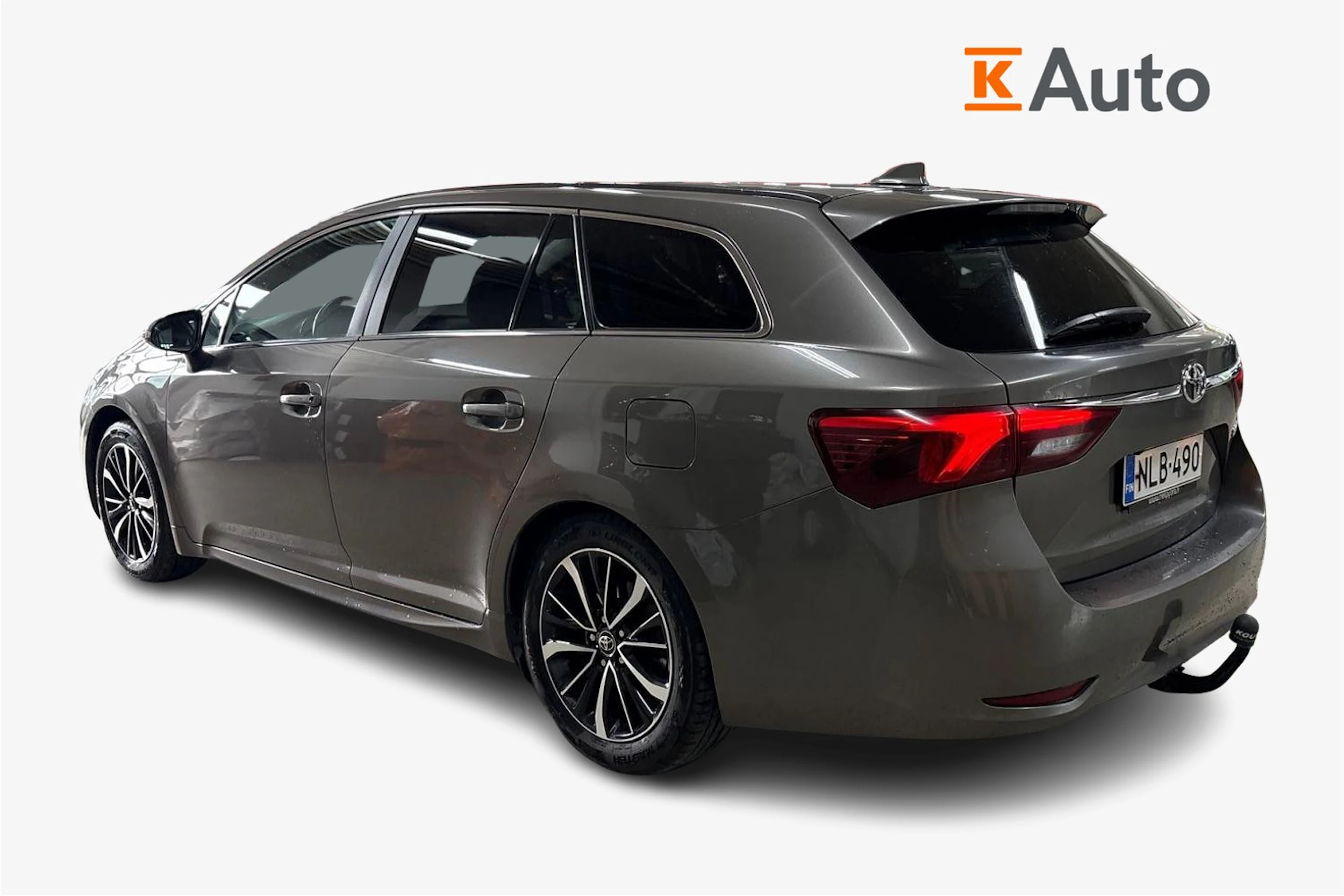 Harmaa Toyota AVENSIS 2018 kuva 2.