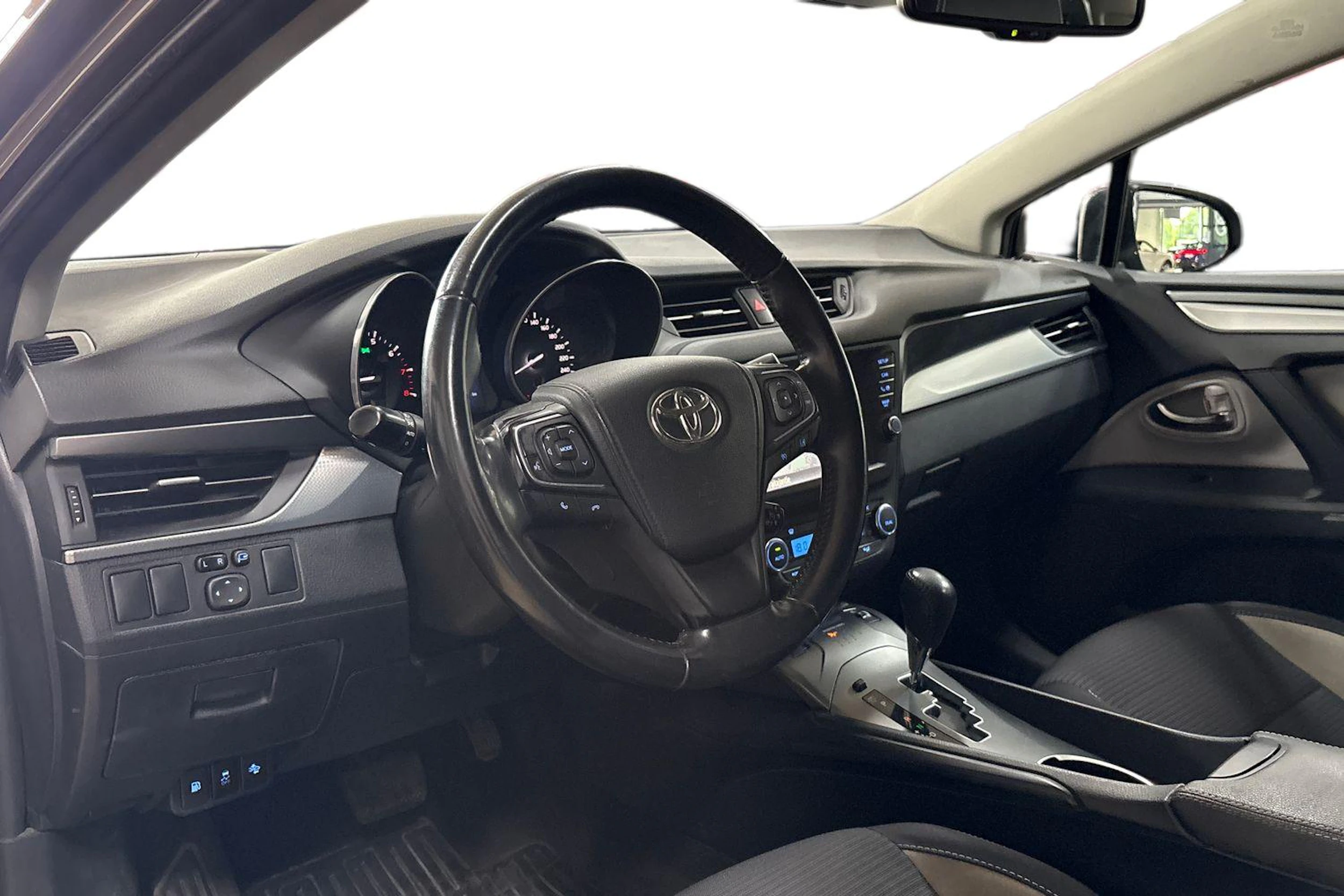 Harmaa Toyota AVENSIS 2018 kuva 3.