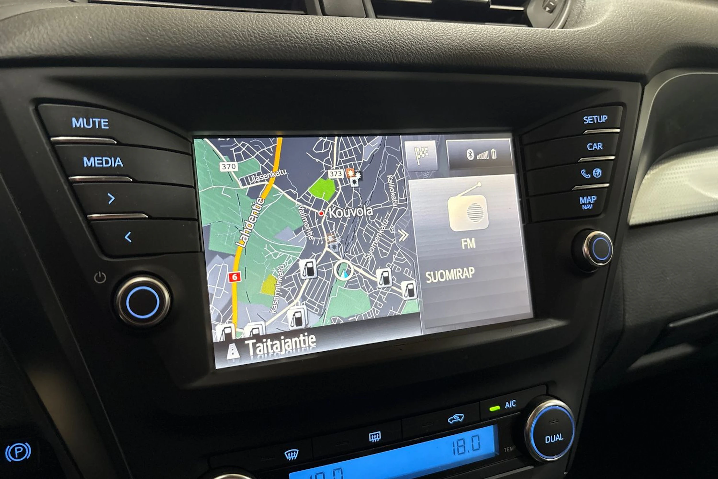 Harmaa Toyota AVENSIS 2018 kuva 4.