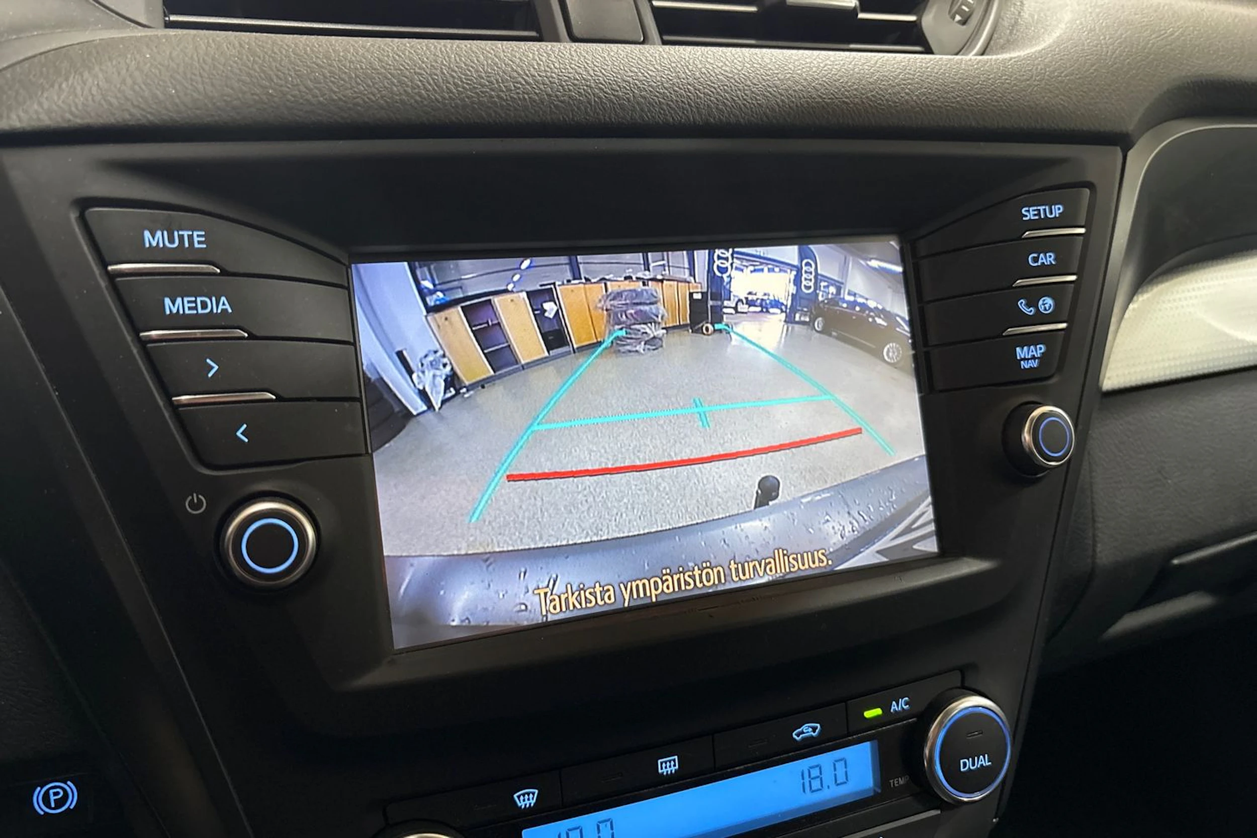 Harmaa Toyota AVENSIS 2018 kuva 5.