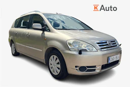Keltainen Toyota Avensis Verso 2003 kuva 1.