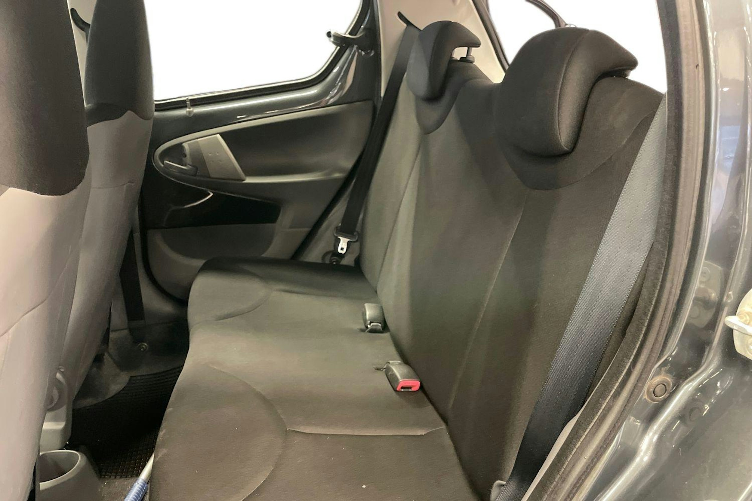 harmaa Toyota Aygo 2006 kuva 10.