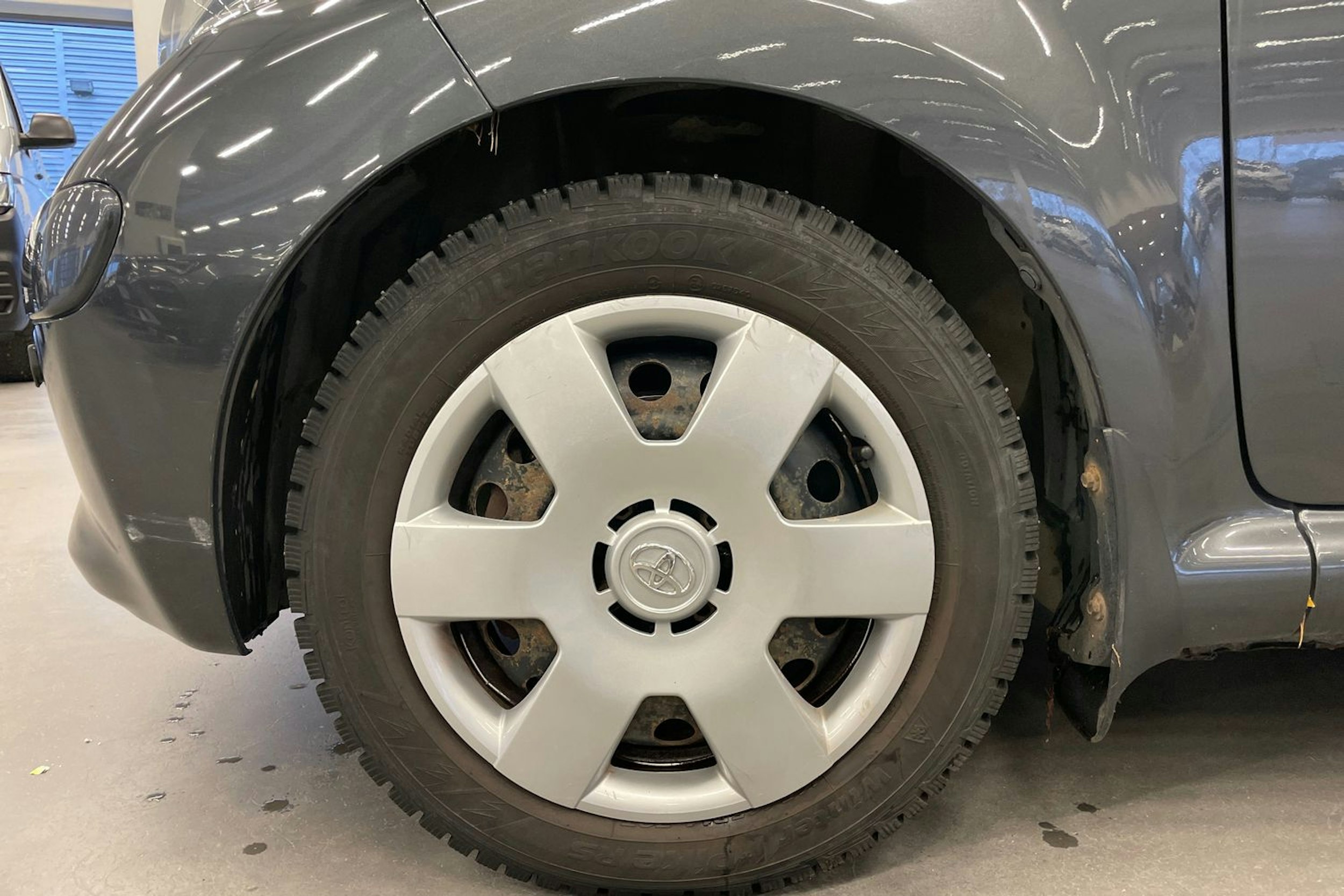 harmaa Toyota Aygo 2006 kuva 11.