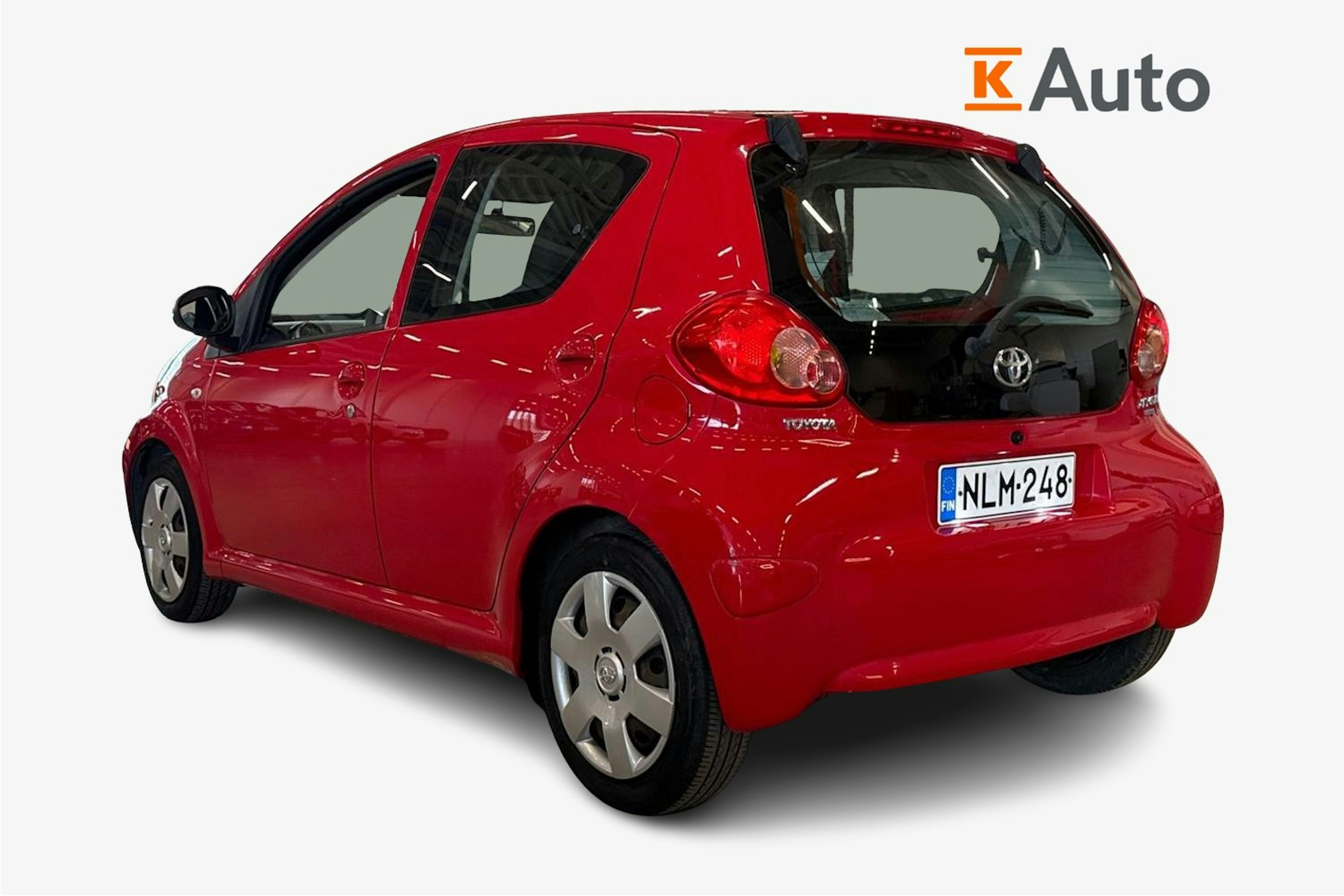 punainen Toyota AYGO 2007 kuva 2.