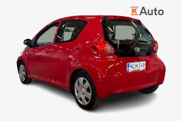 punainen Toyota AYGO 2007 kuva 2.