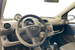 sininen Toyota AYGO 2010 kuva 3.