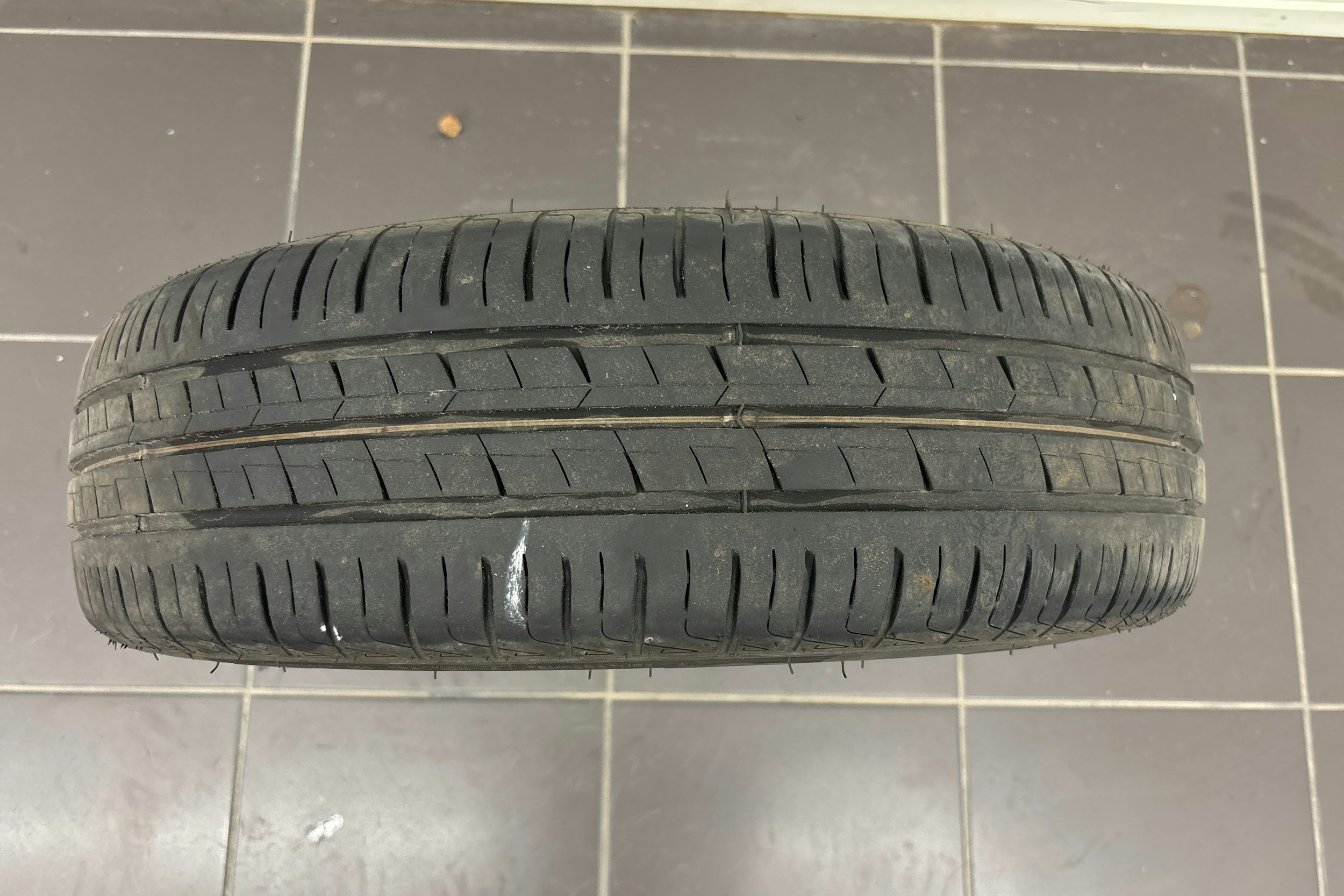 punainen Toyota AYGO 2015 kuva 18.