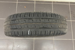 punainen Toyota AYGO 2015 kuva 18.