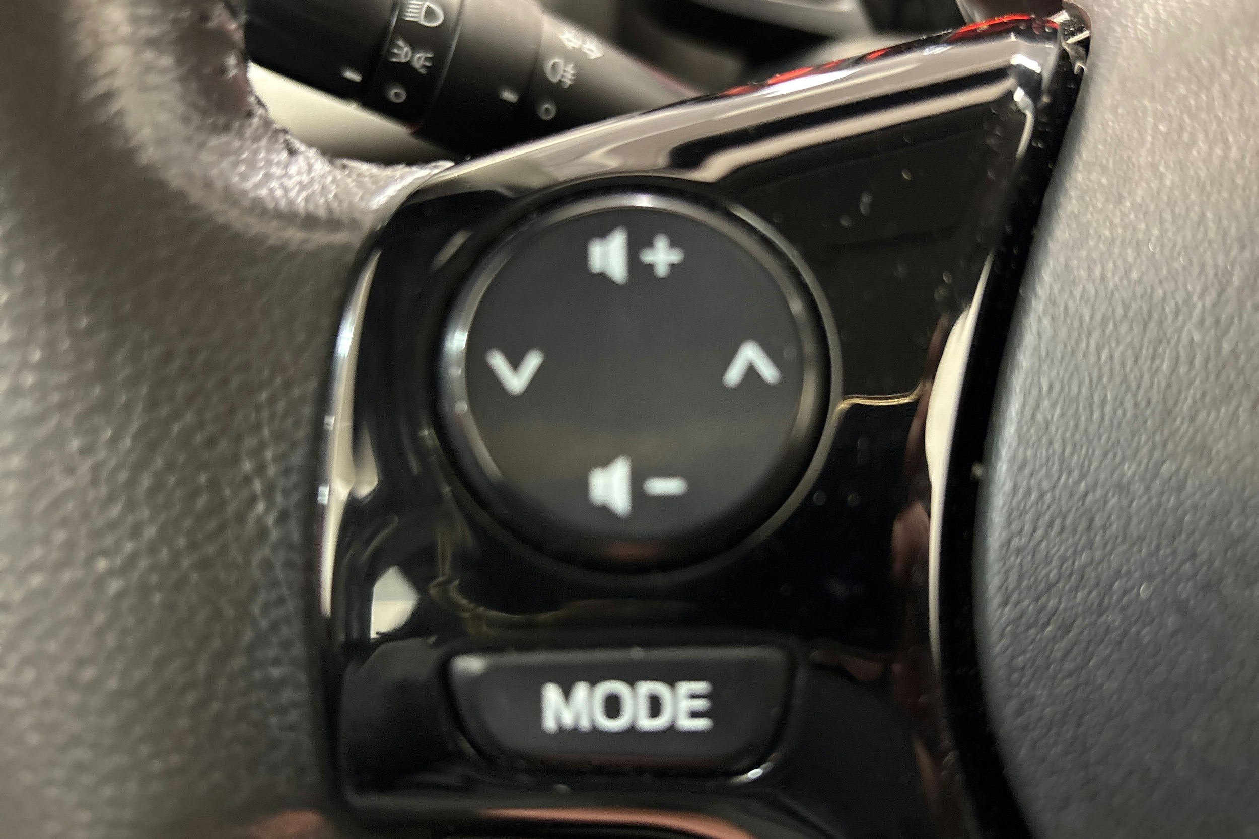 punainen Toyota AYGO 2015 kuva 24.