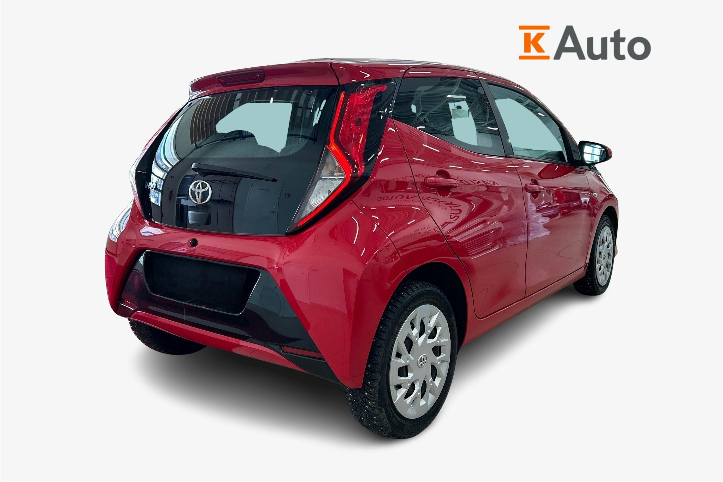 punainen Toyota AYGO 2020 kuva 2.