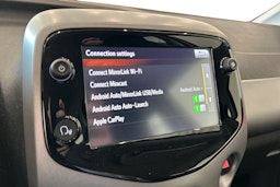 punainen Toyota AYGO 2020 kuva 5.