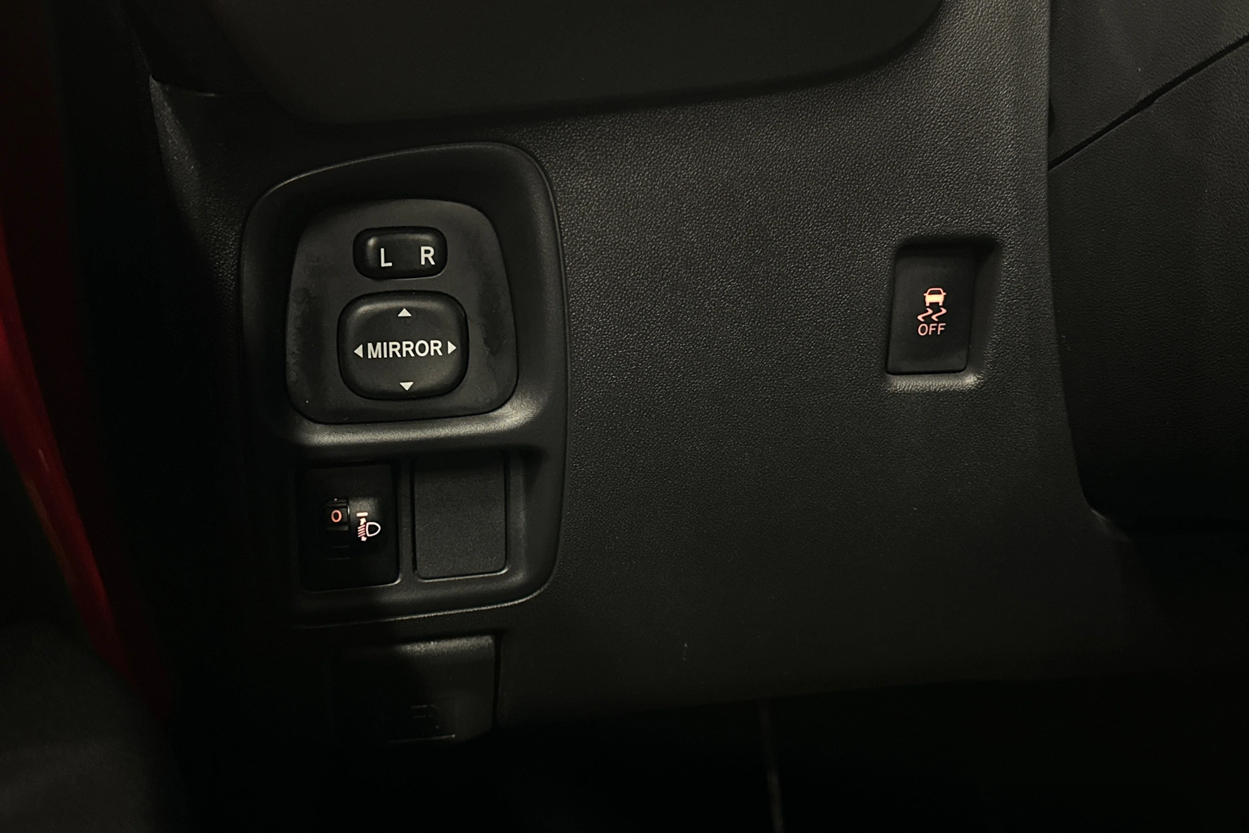 punainen Toyota AYGO 2020 kuva 17.