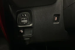 punainen Toyota AYGO 2020 kuva 17.