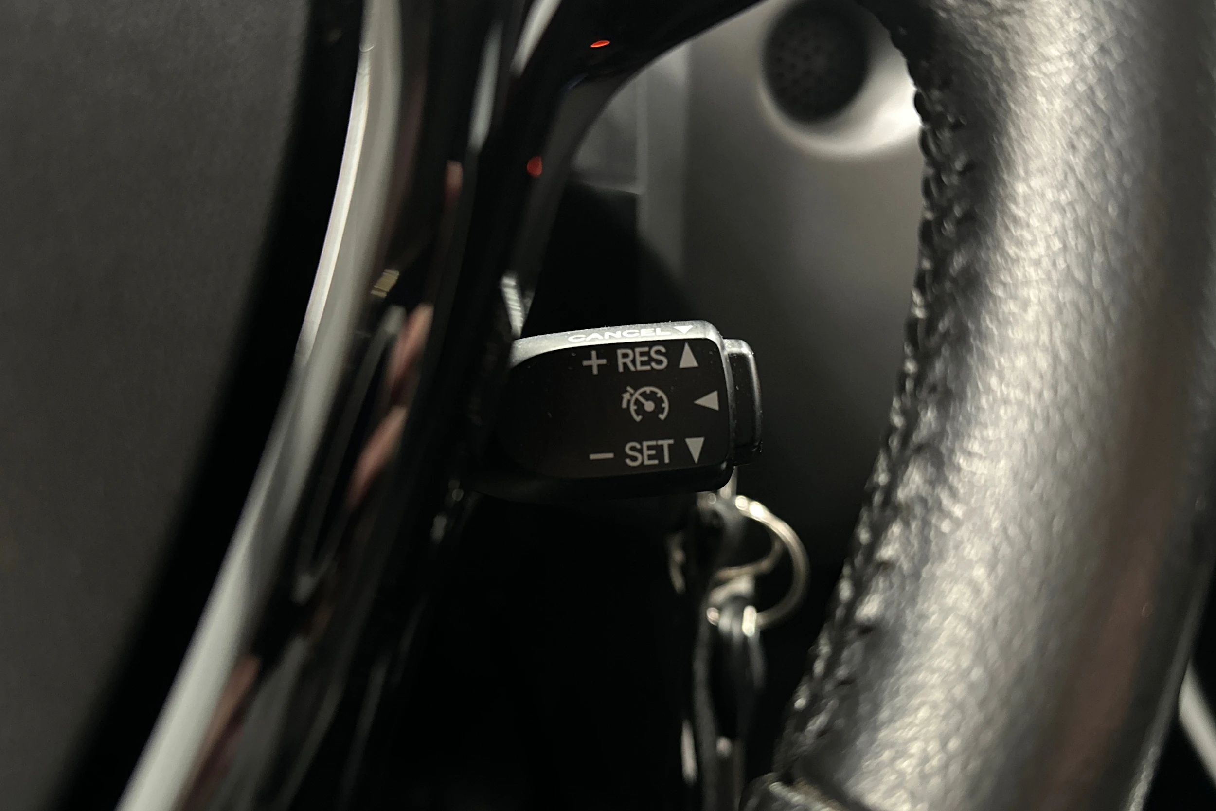 punainen Toyota AYGO 2020 kuva 19.