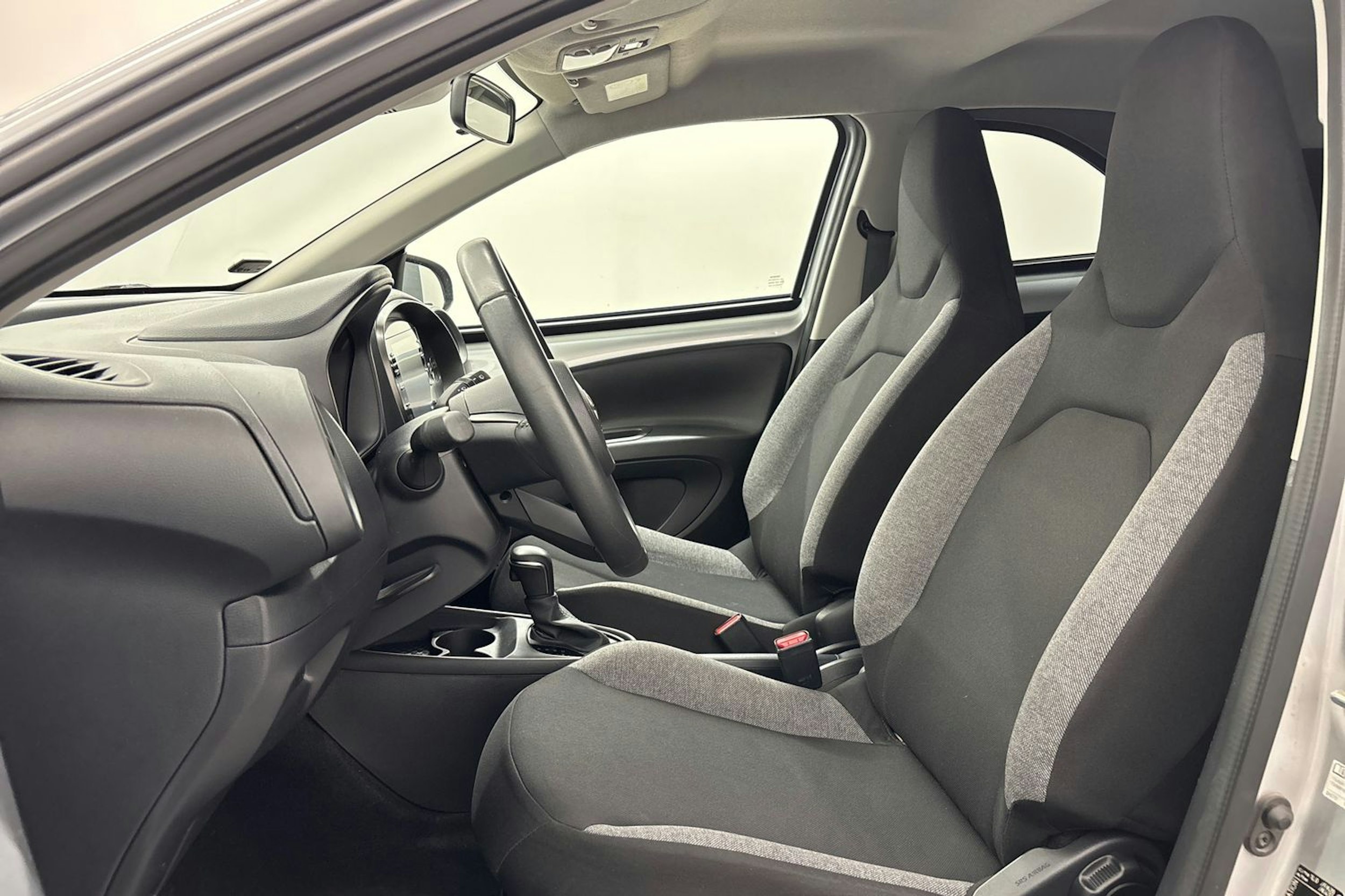 hopea Toyota Aygo X 2023 kuva 14.