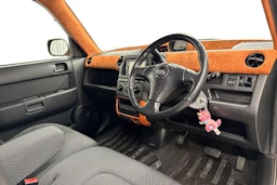 ruskea (beige) Toyota BB 2001 kuva 8.