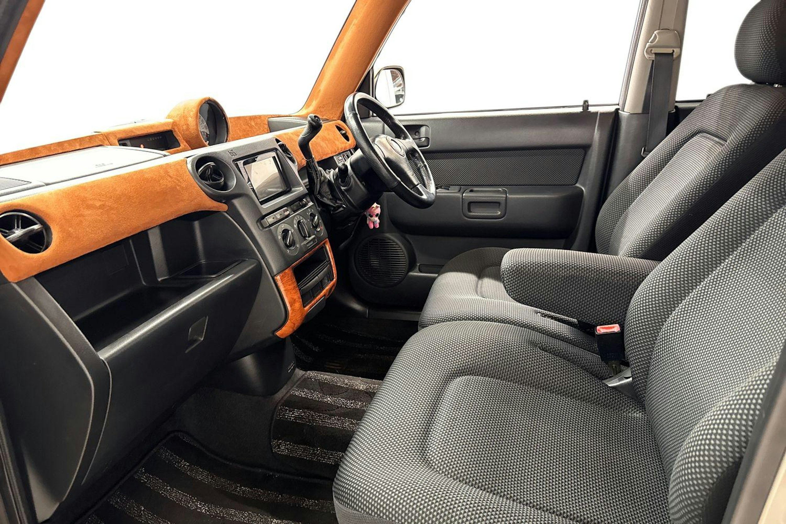 ruskea (beige) Toyota BB 2001 kuva 9.