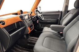 ruskea (beige) Toyota BB 2001 kuva 9.