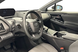 musta Toyota bZ4X 2022 kuva 7.