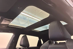 Valkoinen Toyota bZ4X 2022 kuva 28.