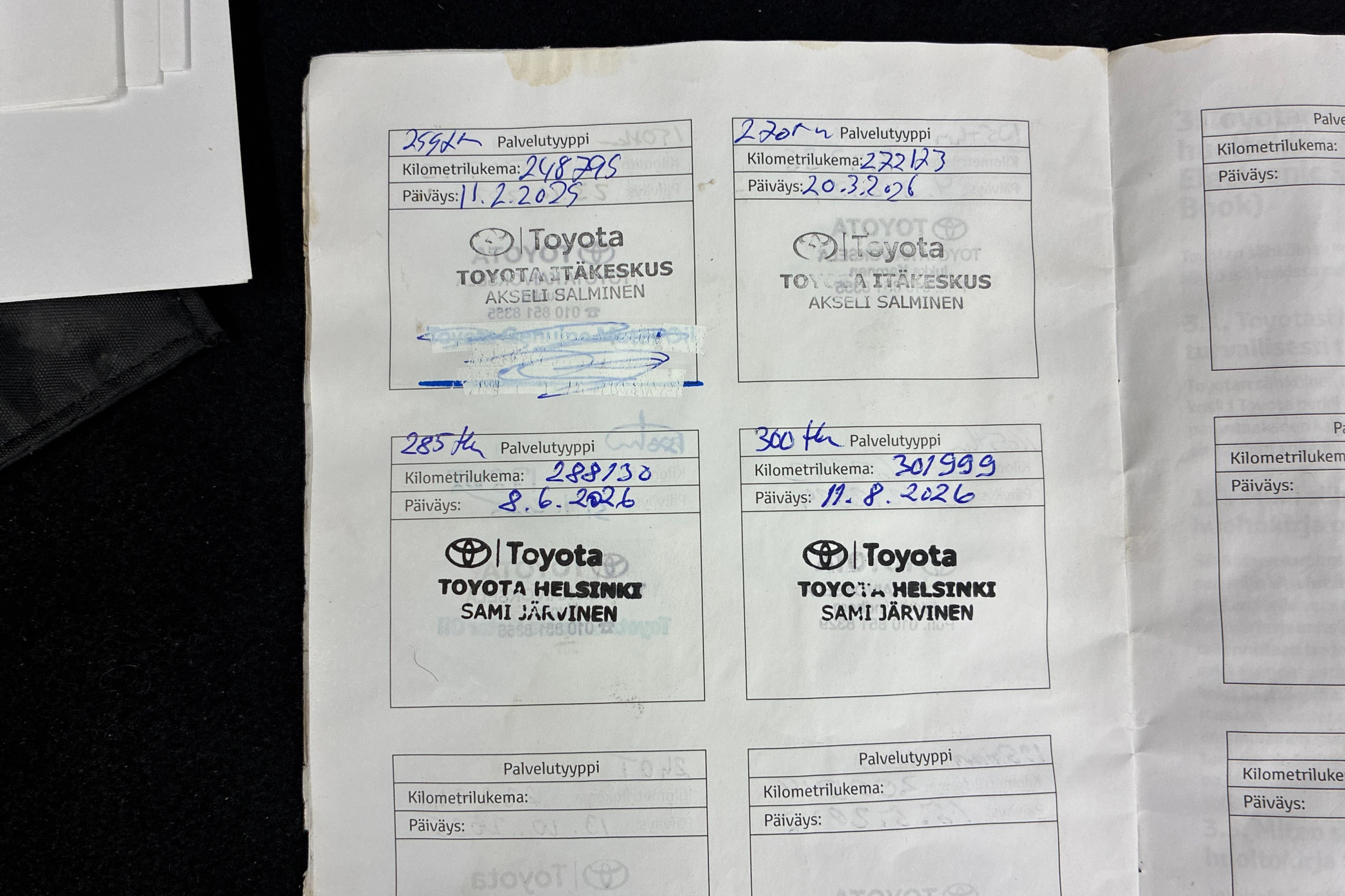 Valkoinen Toyota bZ4X 2022 kuva 37.