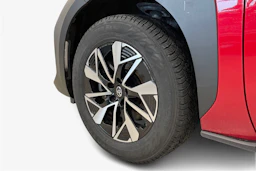 punainen Toyota bZ4X 2023 kuva 12.