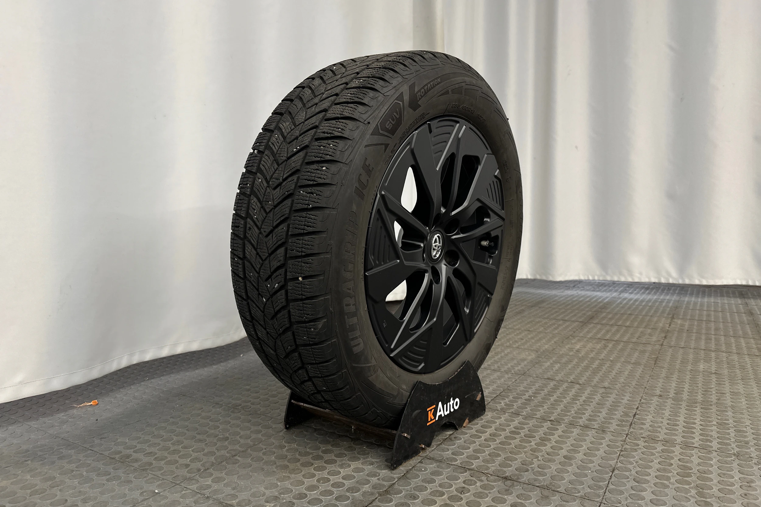 sininen Toyota bZ4X 2023 kuva 10.