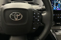sininen Toyota bZ4X 2023 kuva 12.