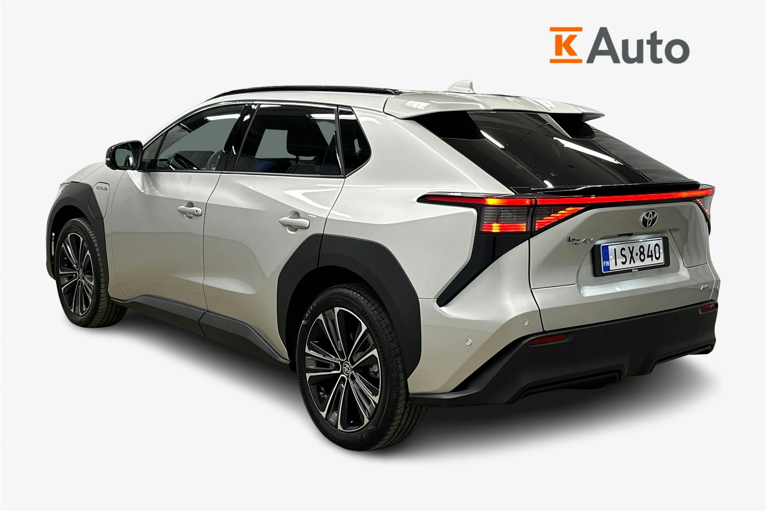 harmaa Toyota bZ4X 2024 kuva 2.