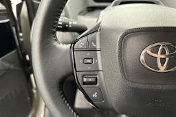 harmaa Toyota bZ4X 2024 kuva 14.