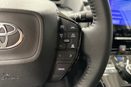 harmaa Toyota bZ4X 2024 kuva 15.