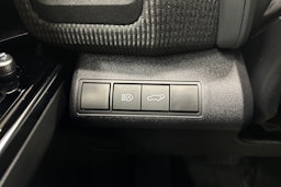 harmaa Toyota bZ4X 2024 kuva 18.