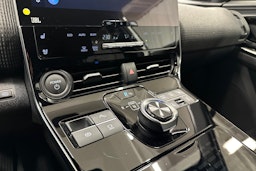 harmaa Toyota bZ4X 2024 kuva 21.