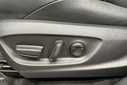 harmaa Toyota bZ4X 2024 kuva 23.