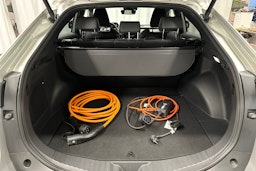 harmaa Toyota bZ4X 2024 kuva 25.