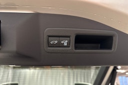 harmaa Toyota bZ4X 2024 kuva 26.