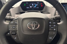 harmaa Toyota bZ4X 2024 kuva 16.