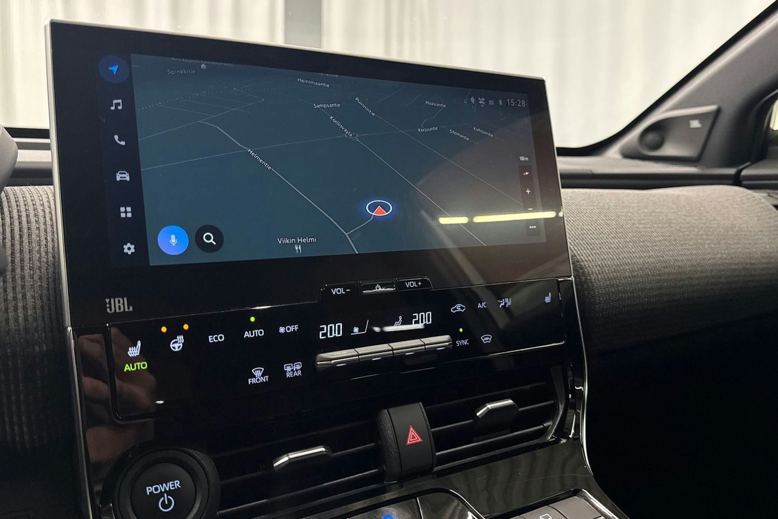 harmaa Toyota bZ4X 2024 kuva 17.